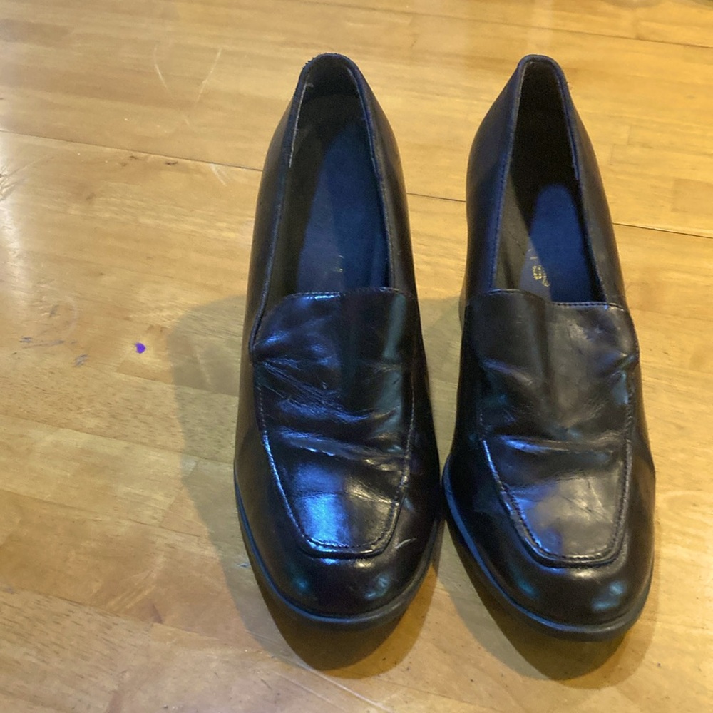 Ladies shoes dark brown. high Lights size 8 W